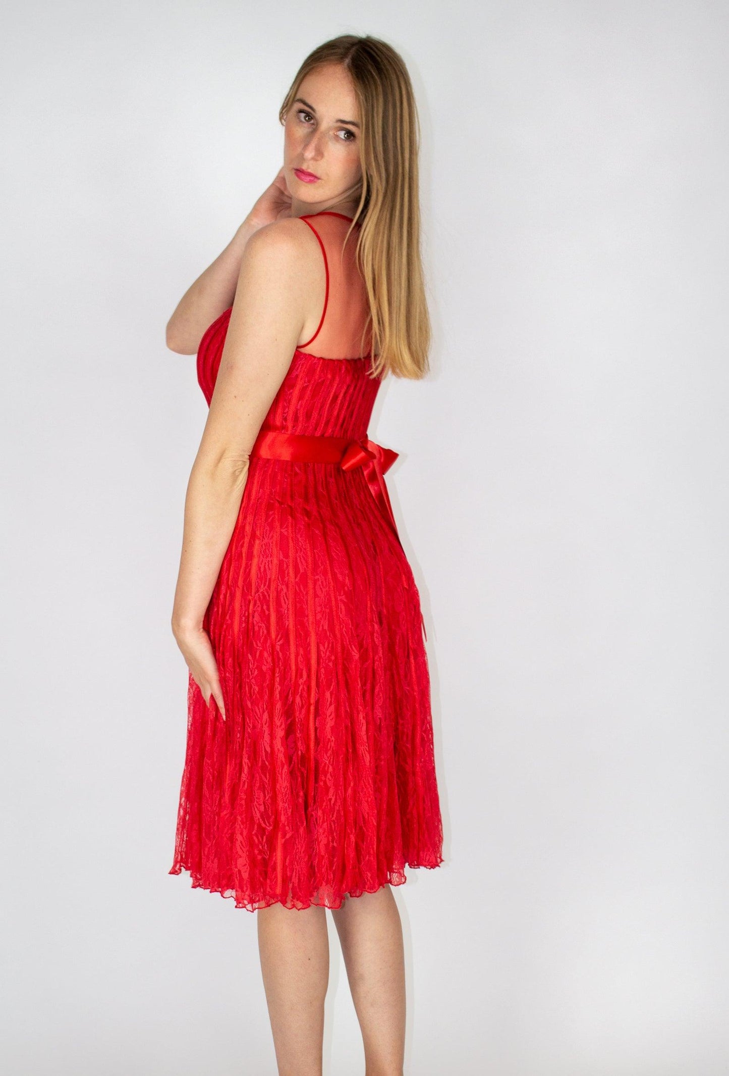 Piros csipkés menyecske ruha - Chili dresses - Ruha