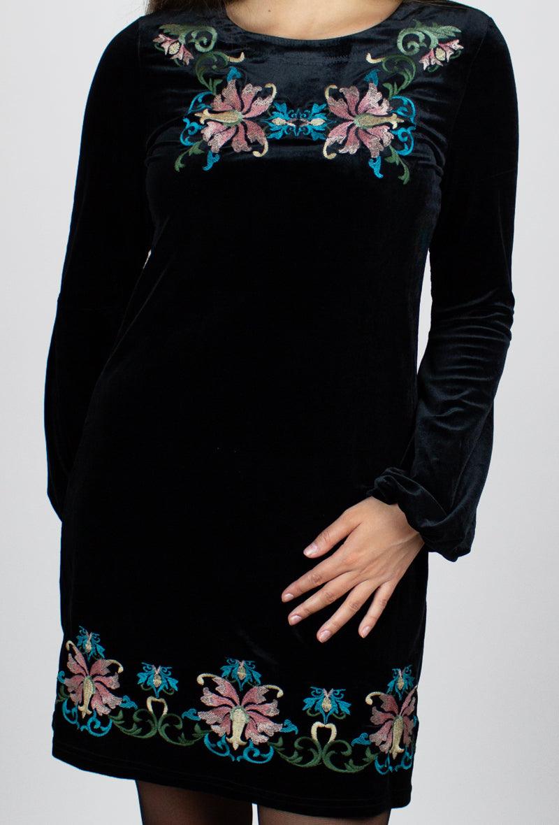Bársony ruha hímzéssel - Chili dresses - Ruha